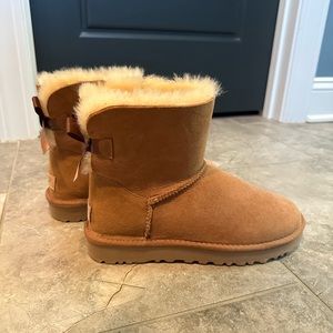 Ugg Mini Bailey Bow boot, brand new, never worn. Size EU 38, US size 7